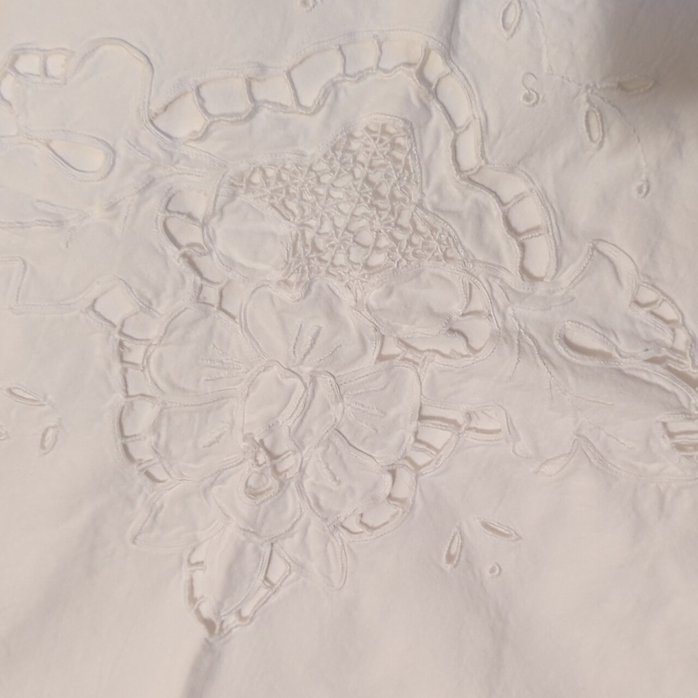 Vintage duvet cover, Lace Like Details